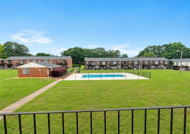 Foto del edificio - 500 Concord Rd