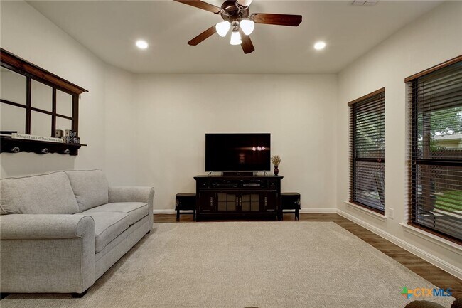 Building Photo - 2251 Hazelwood Dr