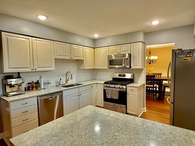 Foto del edificio - 411 Sequoia Ct