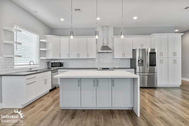 Building Photo - Fairmount Ave