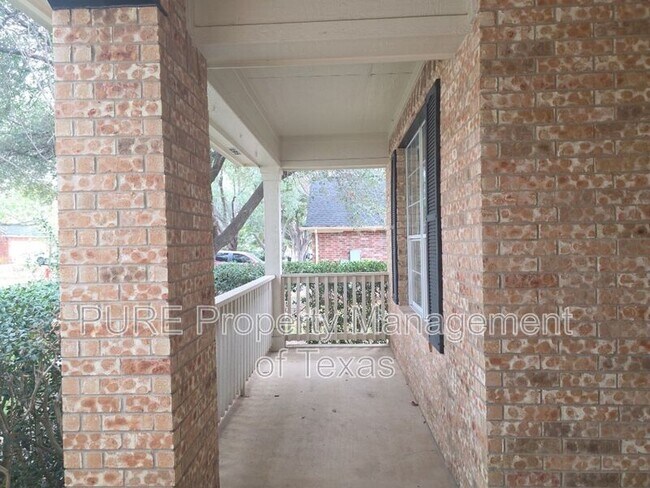 Foto del edificio - 2013 Inverness Dr