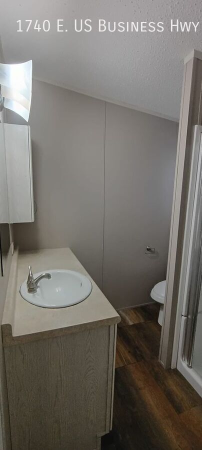 Foto del edificio - 8 D St