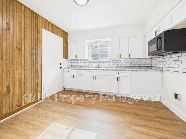 Foto del edificio - 1624 Merrill Ave