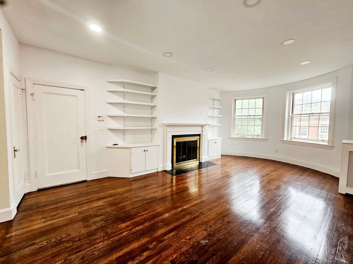 Primary Photo - 141 Beaconsfield Rd
