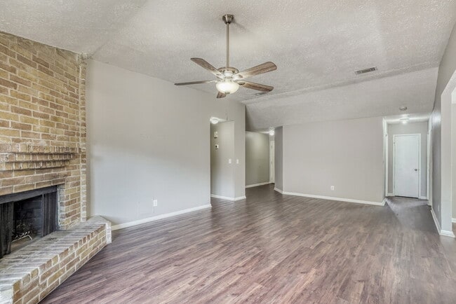 Foto del edificio - 20810 Union Park Dr