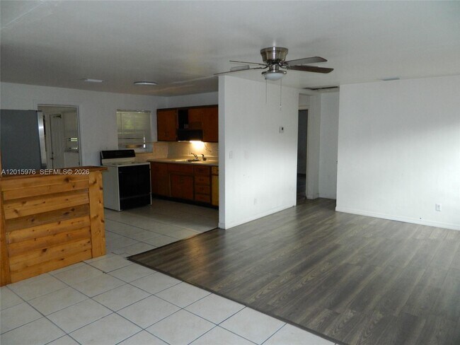 Foto del edificio - 1340 SW 34th Ave