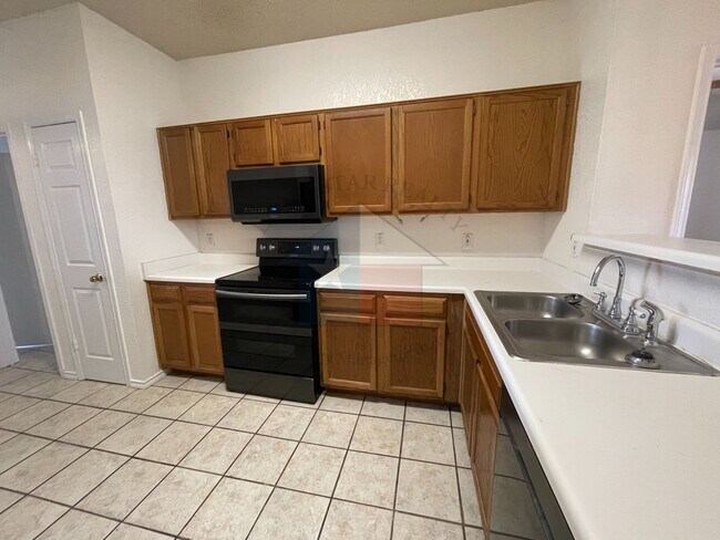 Building Photo - 360 Virtual Tour Available