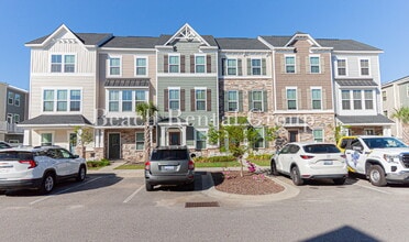 Building Photo - 303 Golan Cir