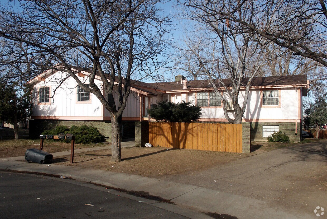 Primary Photo - 1361-1367 Mobile St