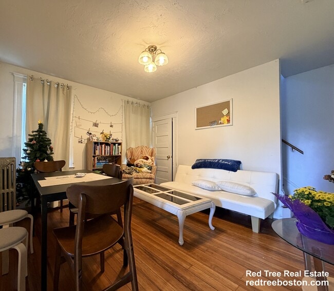 Foto del edificio - 91 Academy Hill Rd