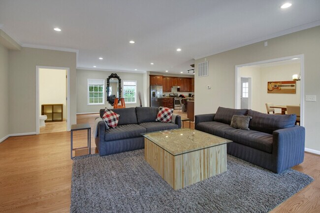 Foto del edificio - 6799 Wilson Blvd