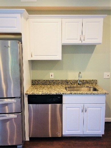 Foto del edificio - 2- floor Duplex for Lease (Bethesda)