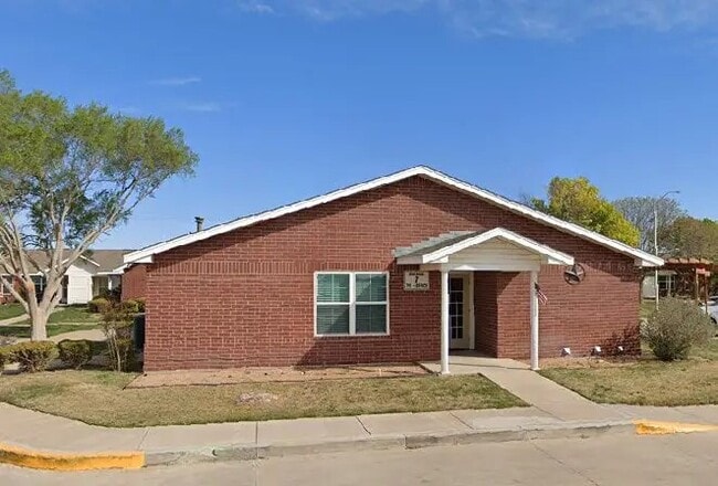 Building Photo - 2250 W 15th St