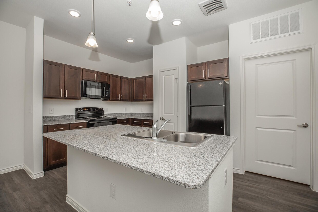 Foto principal - McKinney Falls Apartments