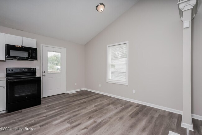 Foto del edificio - 156 Hackberry Ln