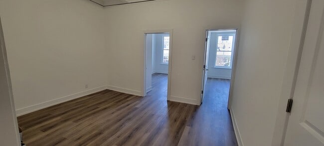 Foto del edificio - 3207 N Wilton Ave