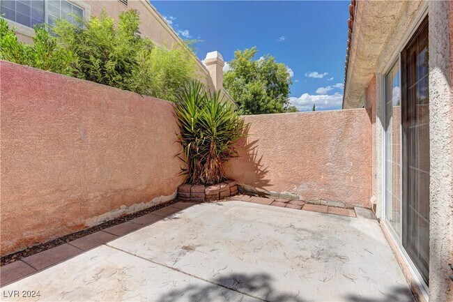Foto del edificio - 8428 Majestic View Ave