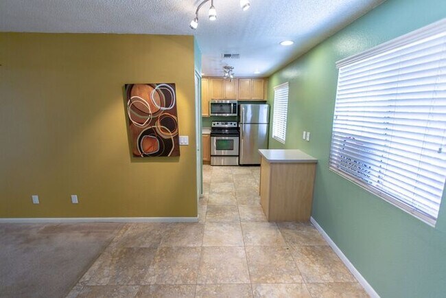 Foto del edificio - 4354 N 82nd St