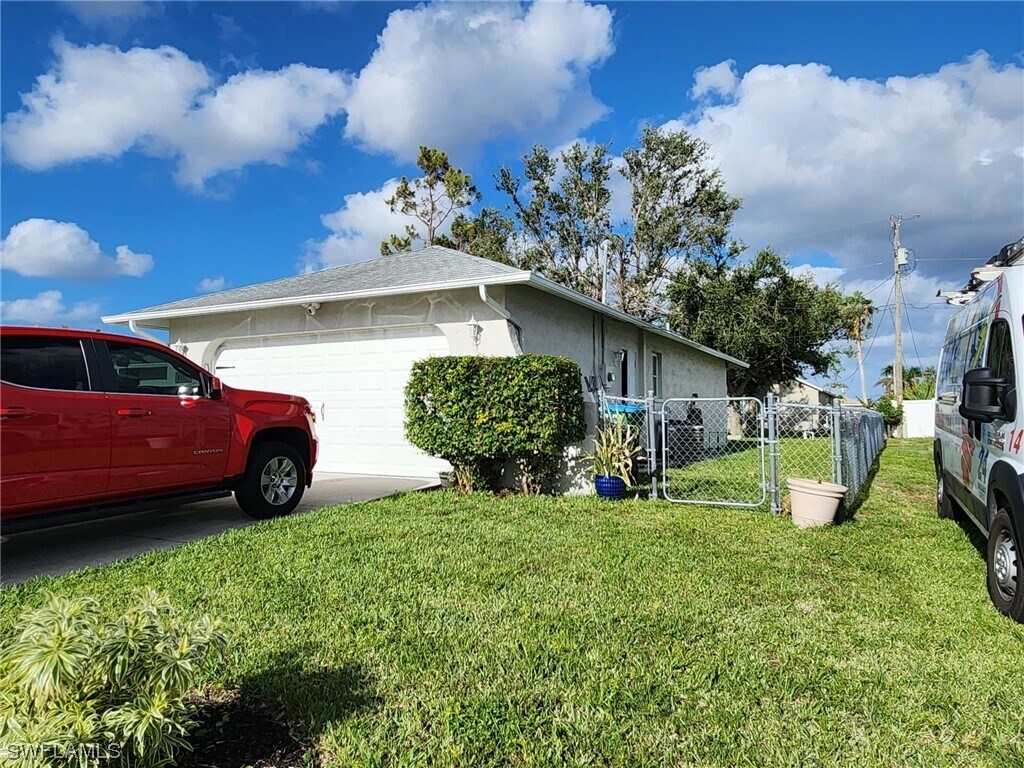 Primary Photo - 4121 SW 14th Pl