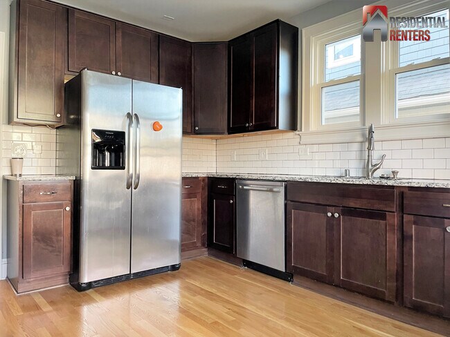 Foto del edificio - 2369 N 61st St