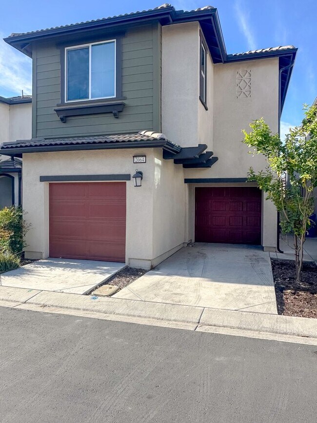 Foto del edificio - Beautiful Newer Construction,Townhome, 3 Bedroom / 2 Bathroom Home FOR RENT