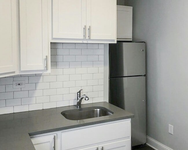 Foto del edificio - 5057 N Damen Ave