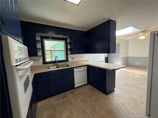 Building Photo - 611 Galloway Dr