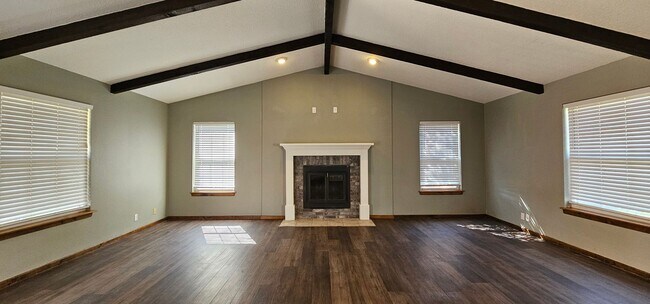 Foto del edificio - Stunning Rosewood Home COMING SOON