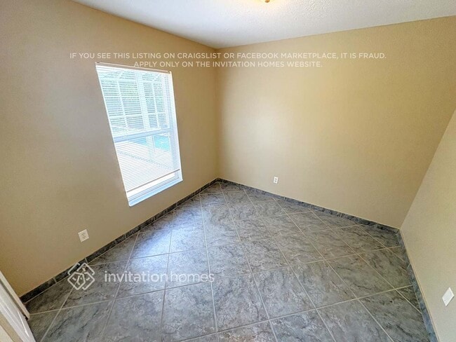 Building Photo - 3002 Alesio Ave