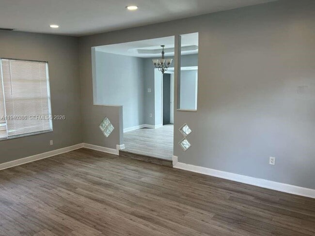 Building Photo - 17541 NE 4th Ave