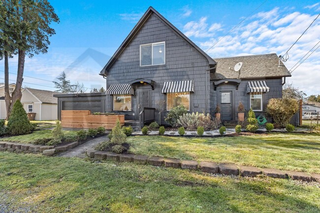 Foto del edificio - Two-story Old Craftsman House in Tacoma!