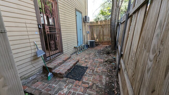 Photo - 812 Frenchmen St House