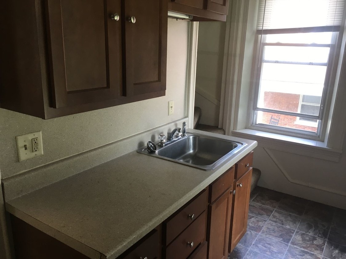 130 N St, Millersville, PA 17551 Room for Rent in Millersville