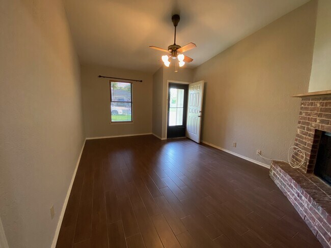 Foto del edificio - 702 Blackwell Ave