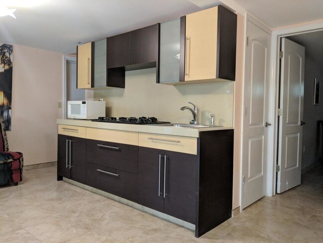 Foto del edificio - 139 Northwood Rd