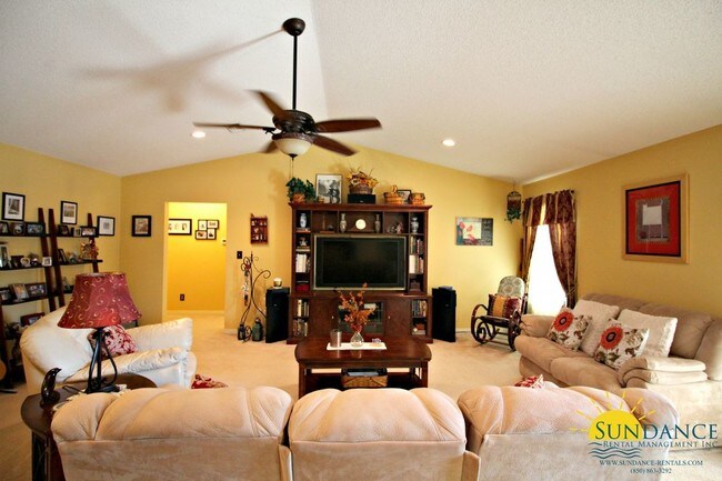 Building Photo - Beautiful 4 Bedroom Kenwood Home