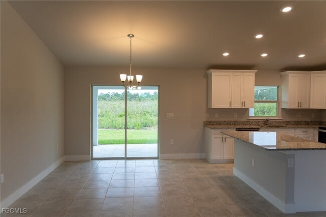 Building Photo - 409 Moore Ave