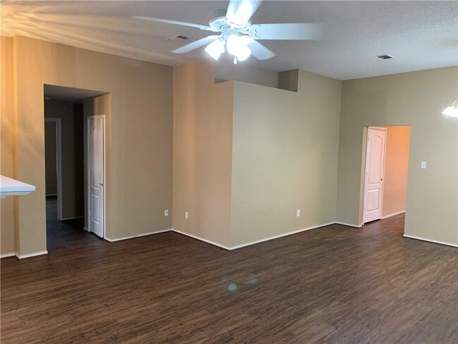 Building Photo - 709 Trees Dr