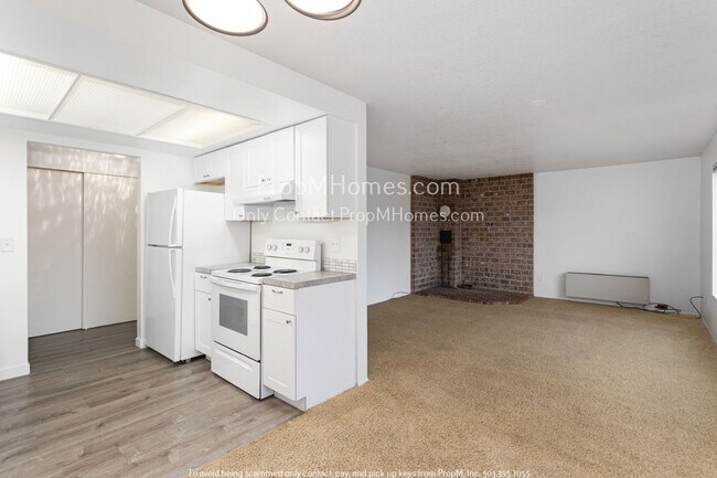Foto del edificio - Cozy Two-Bedroom in Gresham - New Washer/Dryer Install Upon Signed Lease!