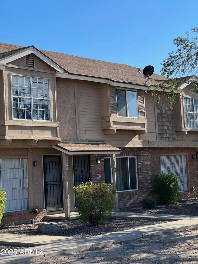 Primary Photo - 5819 N 59th Dr