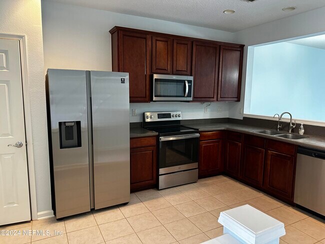Foto del edificio - 4182 Marblewood Ln