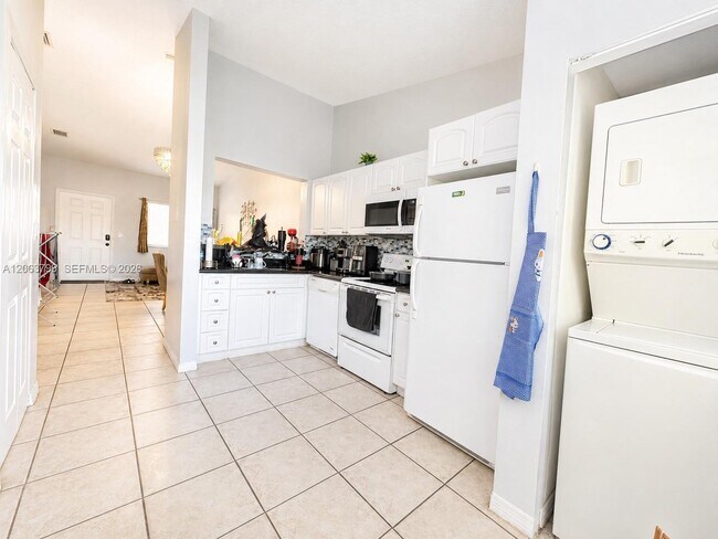 Foto del edificio - 7830 NW 6th St