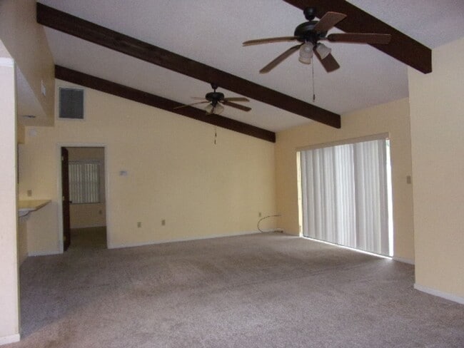 Building Photo - Willow Point Estates Condo