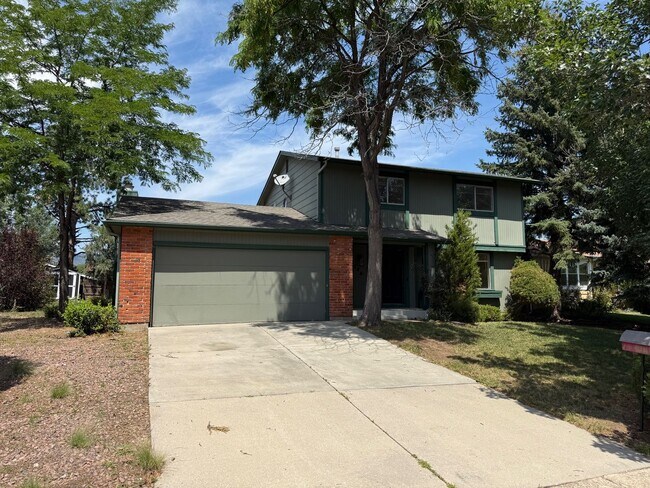 Foto del edificio - Stunning Cheyenne Mountain 4 Bedroom Home
