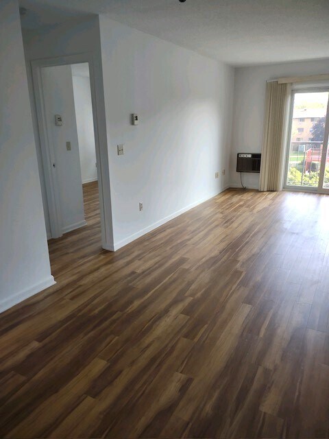 Foto del edificio - 155 Short Beach Rd