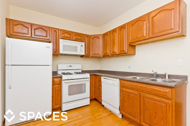 Building Photo - 4611 N Spaulding Ave