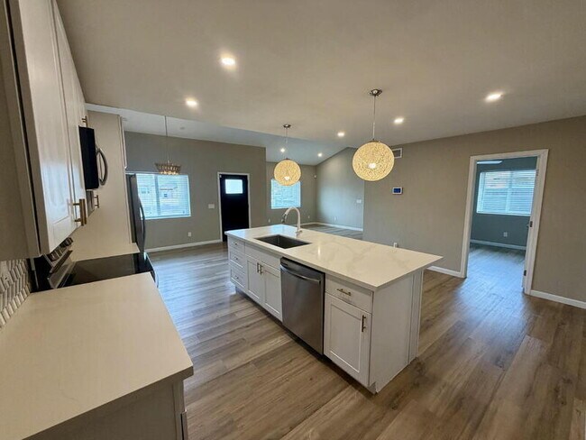 Foto del edificio - 2029 W Adams St