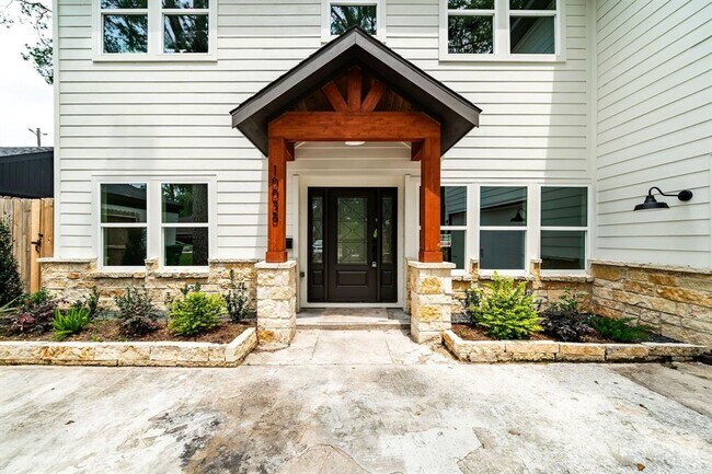Foto del edificio - 10038 Westview Dr