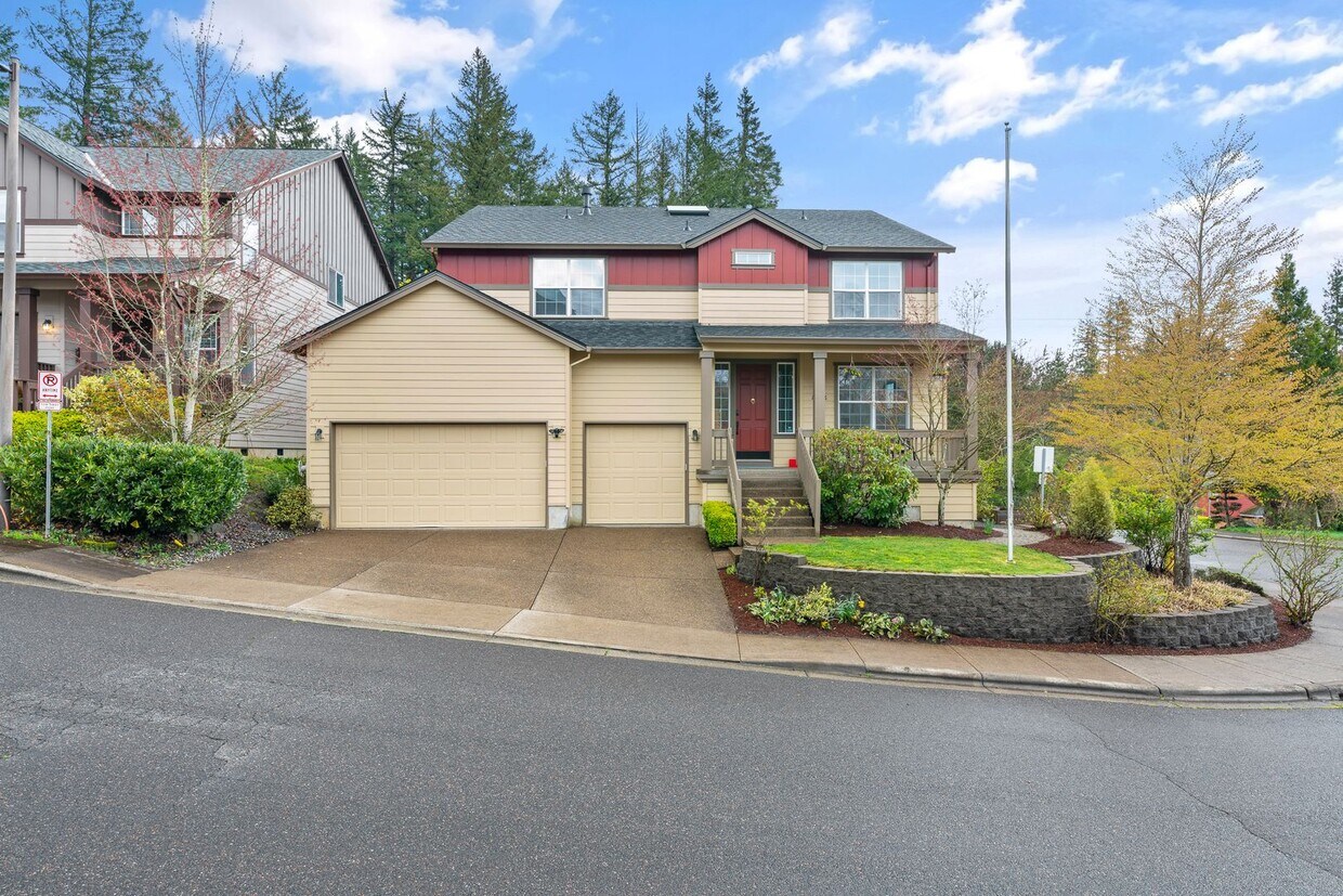 Primary Photo - NW Traditional Home with ADU!