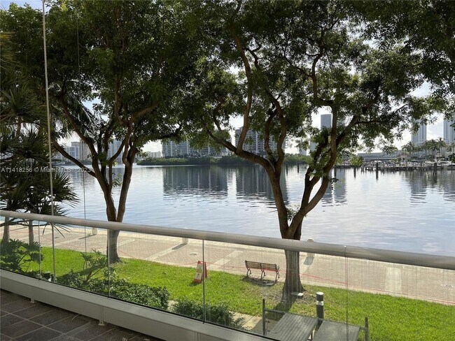 Building Photo - 7000 Island Blvd